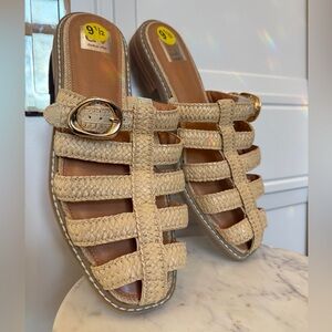 DV DOLCE VITA FALCUN NATURAL STRAW SANDAL GOLD BUCKLE 9.5